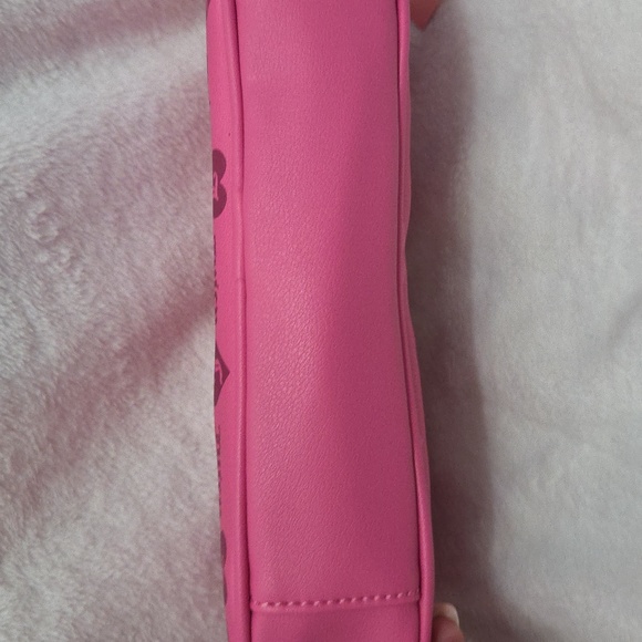 Juicy Couture Fuchsia Shoulder Bag with Gold Chain - Picture 4 of 6